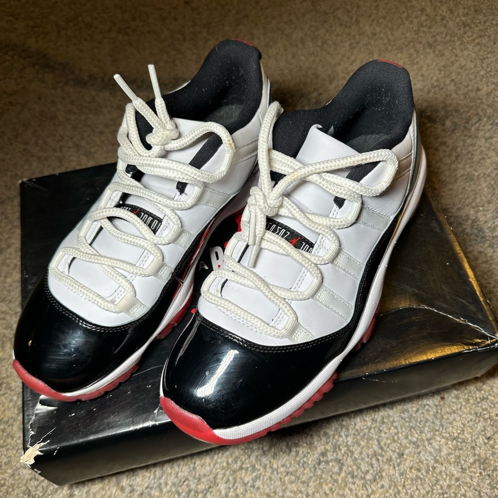 Nike Air Jordan 11 Retro Low "Concord Bred"